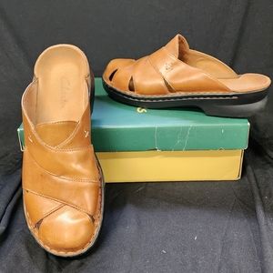 Clarks Cara Beige - Light Brown Mule Sandals Size 8 - Barely Worn
